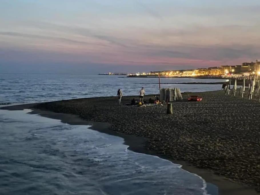 Sea Of Rome - Holiday Home Ostia Buitenkant foto